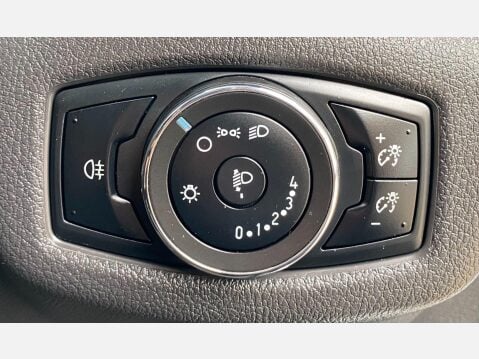 Ford Transit Connect 1.5 TDCi 210 Panel Van 5dr Diesel Manual L2 H1 (119 g/km, 118 bhp) 27