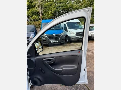 Vauxhall Combo 1.3 CDTi 1700 ecoFLEX 16v Panel Van 3dr Diesel Manual (134 g/km, 69 bhp) 24