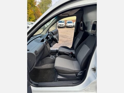 Vauxhall Combo 1.3 CDTi 1700 ecoFLEX 16v Panel Van 3dr Diesel Manual (134 g/km, 69 bhp) 34