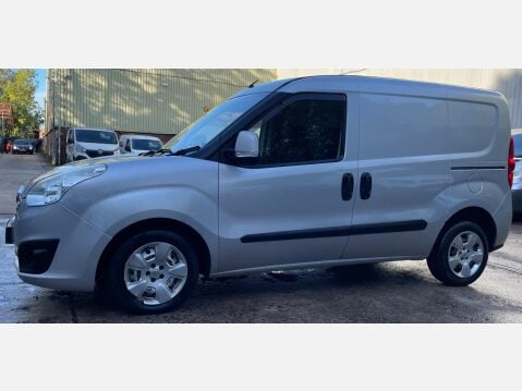 Vauxhall Combo 1.3 CDTi 2000 16v Sportive FWD L1 H1 3dr 19