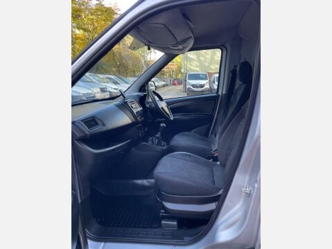 Vauxhall Combo 1.3 CDTi 2000 16v Sportive FWD L1 H1 3dr 34