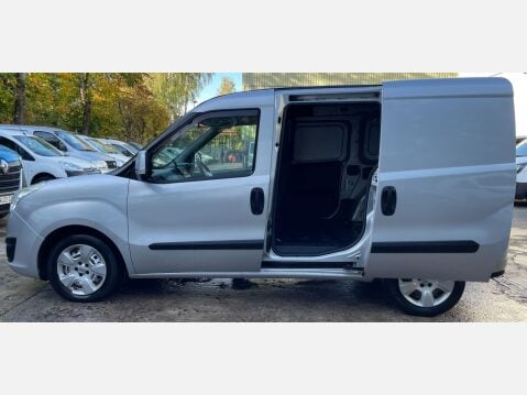 Vauxhall Combo 1.3 CDTi 2000 16v Sportive FWD L1 H1 3dr 17