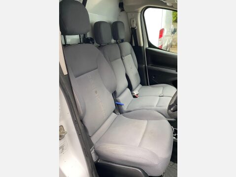 Citroen Berlingo 1.6 BlueHDi 625 LX Panel Van 5dr Diesel Manual L1 (112 g/km, 75 bhp) 27