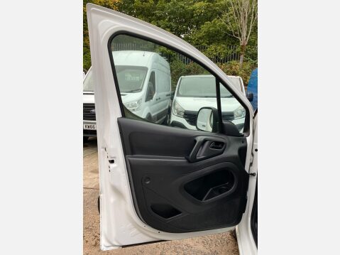 Citroen Berlingo 1.6 BlueHDi 625 LX Panel Van 5dr Diesel Manual L1 (112 g/km, 75 bhp) 34