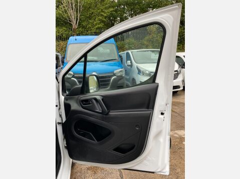 Citroen Berlingo 1.6 BlueHDi 625 LX Panel Van 5dr Diesel Manual L1 (112 g/km, 75 bhp) 25