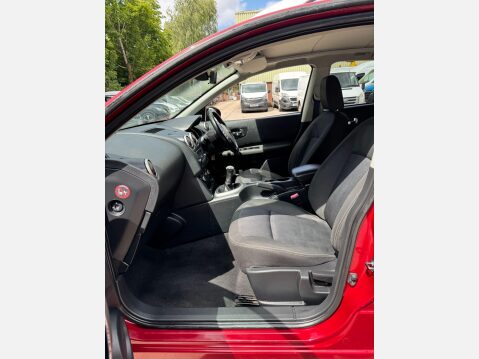 Nissan Qashqai 1.6 n-tec 2WD Euro 5 5dr 33
