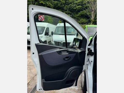 Vauxhall Vivaro 1.6 CDTi 2900 ecoFLEX L1 H1 Euro 5 (s/s) 5dr 37