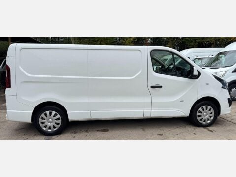 Vauxhall Vivaro 1.6 CDTi 2900 Sportive Panel Van 5dr Diesel Manual L2 H1 Euro 6 (120 ps) 21