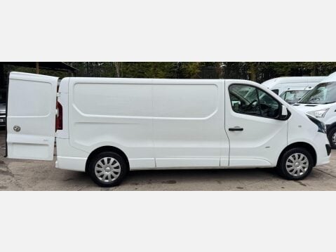 Vauxhall Vivaro 1.6 CDTi 2900 Sportive Panel Van 5dr Diesel Manual L2 H1 Euro 6 (120 ps) 16