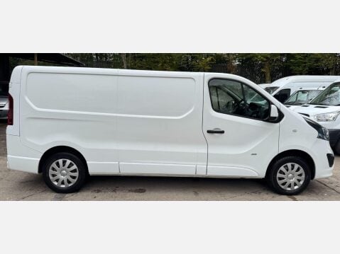 Vauxhall Vivaro 1.6 CDTi 2900 Sportive Panel Van 5dr Diesel Manual L2 H1 Euro 6 (120 ps) 25