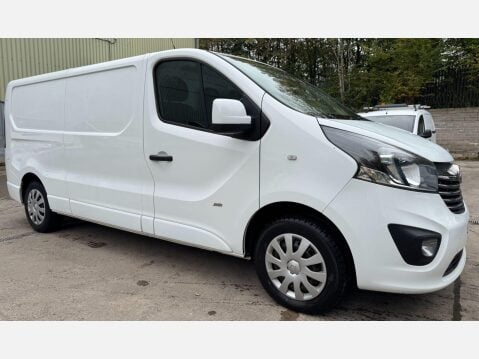 Vauxhall Vivaro 1.6 CDTi 2900 Sportive Panel Van 5dr Diesel Manual L2 H1 Euro 6 (120 ps) 23