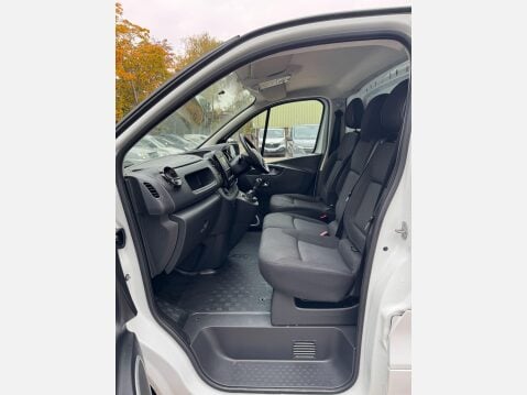 Vauxhall Vivaro 1.6 CDTi 2900 Sportive Panel Van 5dr Diesel Manual L2 H1 Euro 6 (120 ps) 32