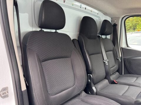 Vauxhall Vivaro 1.6 CDTi 2900 Sportive Panel Van 5dr Diesel Manual L2 H1 Euro 6 (120 ps) 11