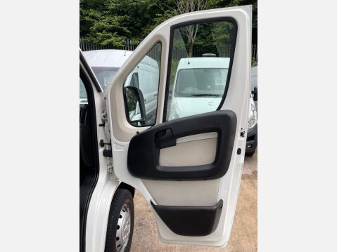 Peugeot Boxer 2.0 BlueHDi 335 Professional L3 H2 Euro 6 5dr 19