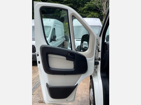 Peugeot Boxer 2.0 BlueHDi 335 Professional L3 H2 Euro 6 5dr 33