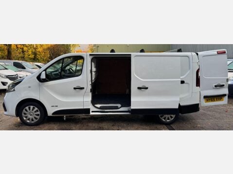Renault Trafic 1.6 dCi 29 Business Panel Van 5dr Diesel Manual LWB Standard Roof Euro 5 (1 20