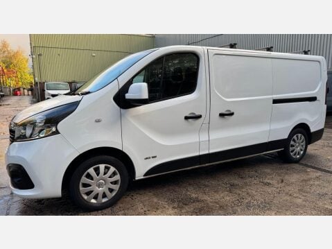 Renault Trafic 1.6 dCi 29 Business Panel Van 5dr Diesel Manual LWB Standard Roof Euro 5 (1 23