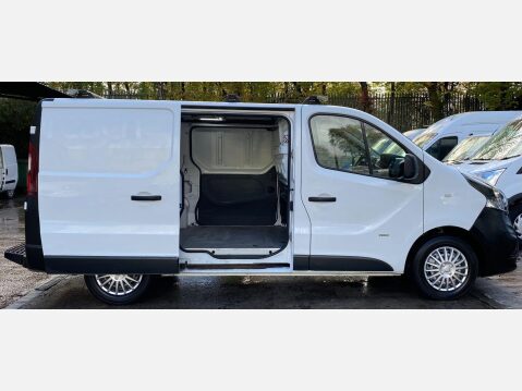 Vauxhall Vivaro 1.6 CDTi 2900 ecoFLEX L1 H1 Euro 5 (s/s) 5dr 9