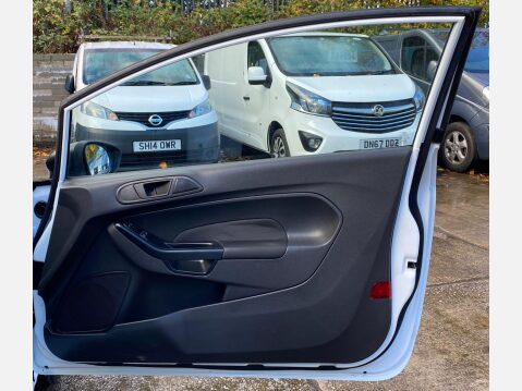Ford Fiesta 1.5 TDCi Panel Van 3dr Diesel Manual (94 g/km, 73.97 bhp) 24