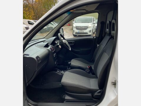 Vauxhall Combo 1.7 CDTi 1700 16v 3dr 34