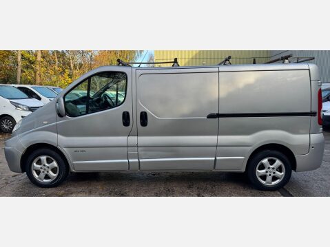 Renault Trafic 2.5 dCi LL29 Sport Panel Van 4dr Diesel Manual L3 H1 (Phase 3) (229 g/km, 1 19