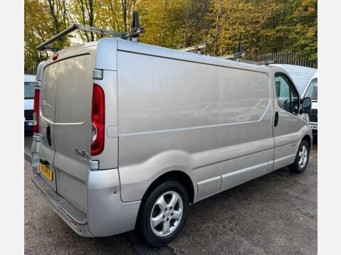 Renault Trafic 2.5 dCi LL29 Sport Panel Van 4dr Diesel Manual L3 H1 (Phase 3) (229 g/km, 1 11