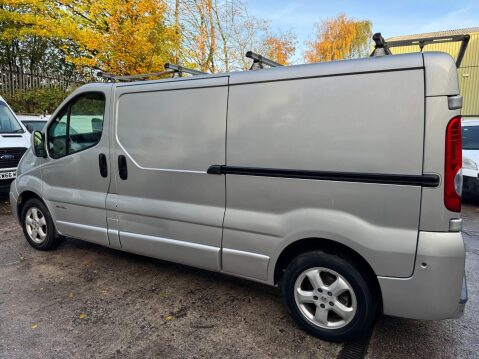 Renault Trafic 2.5 dCi LL29 Sport Panel Van 4dr Diesel Manual L3 H1 (Phase 3) (229 g/km, 1 17