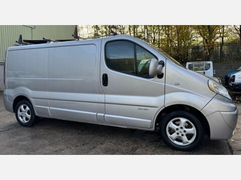 Renault Trafic 2.5 dCi LL29 Sport Panel Van 4dr Diesel Manual L3 H1 (Phase 3) (229 g/km, 1 5