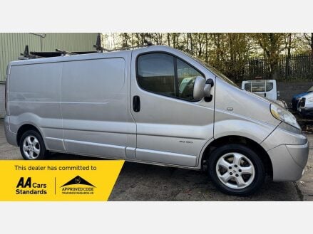 Renault Trafic 2.5 dCi LL29 Sport Panel Van 4dr Diesel Manual L3 H1 (Phase 3) (229 g/km, 1