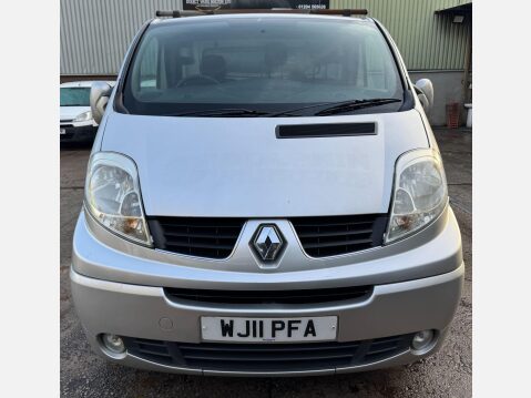 Renault Trafic 2.5 dCi LL29 Sport Panel Van 4dr Diesel Manual L3 H1 (Phase 3) (229 g/km, 1 27