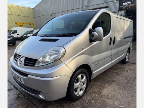 Renault Trafic 2.5 dCi LL29 Sport Panel Van 4dr Diesel Manual L3 H1 (Phase 3) (229 g/km, 1 25
