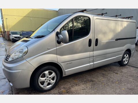 Renault Trafic 2.5 dCi LL29 Sport Panel Van 4dr Diesel Manual L3 H1 (Phase 3) (229 g/km, 1 24