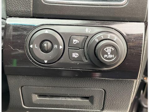 Chevrolet Captiva 2.2 VCDi LTZ 4WD Euro 5 (s/s) 5dr (7 Seats) 28