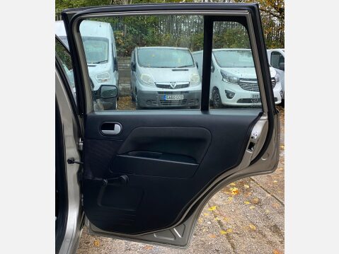 Ford Fusion 1.4 2 5dr 42