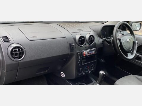 Ford Fusion 1.4 2 5dr 40