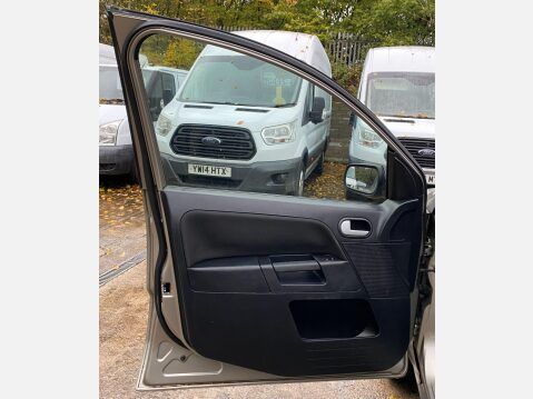 Ford Fusion 1.4 2 5dr 37