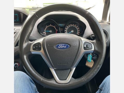 Ford Transit Courier 1.6 TDCi Trend L1 Euro 5 5dr 27