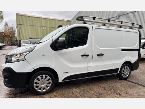 Renault Trafic 1.6 dCi 27 Business SWB Standard Roof Euro 5 5dr 23