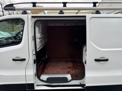 Renault Trafic 1.6 dCi 27 Business SWB Standard Roof Euro 5 5dr 21