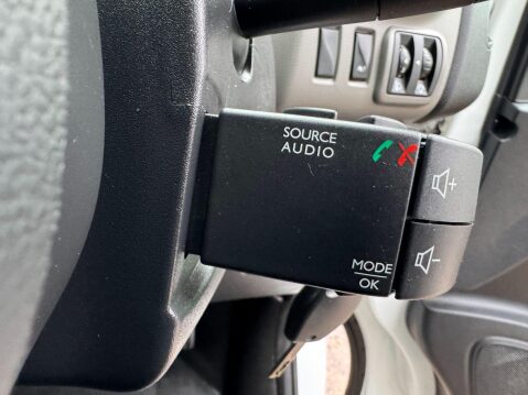 Renault Trafic 1.6 dCi 27 Business SWB Standard Roof Euro 5 5dr 33