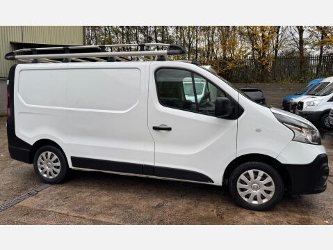 Renault Trafic 1.6 dCi 27 Business SWB Standard Roof Euro 5 5dr 6