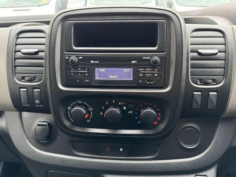 Renault Trafic 1.6 dCi 27 Business SWB Standard Roof Euro 5 5dr 37