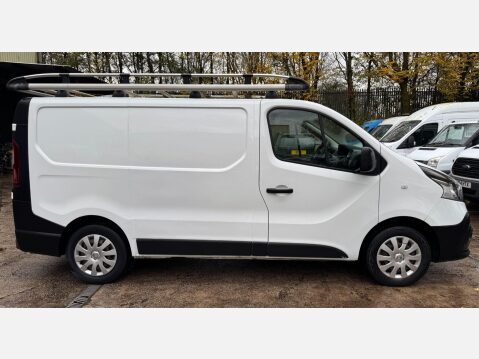 Renault Trafic 1.6 dCi 27 Business SWB Standard Roof Euro 5 5dr 7