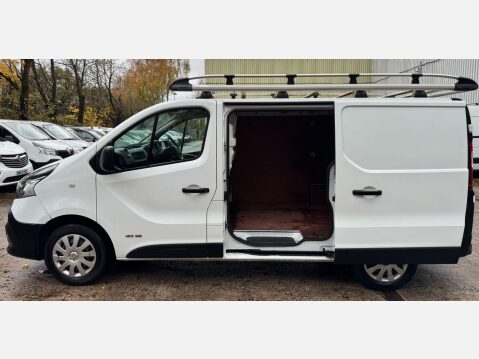 Renault Trafic 1.6 dCi 27 Business SWB Standard Roof Euro 5 5dr 20