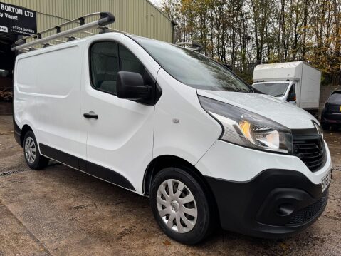 Renault Trafic 1.6 dCi 27 Business SWB Standard Roof Euro 5 5dr 4