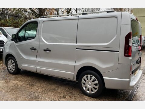 Vauxhall Vivaro 1.6 CDTi 2700 BiTurbo ecoFLEX Sportive L1 H1 Euro 5 (s/s) 5dr 18