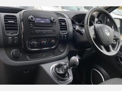Vauxhall Vivaro 1.6 CDTi 2700 BiTurbo ecoFLEX Sportive L1 H1 Euro 5 (s/s) 5dr 44