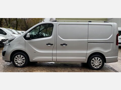 Vauxhall Vivaro 1.6 CDTi 2700 BiTurbo ecoFLEX Sportive L1 H1 Euro 5 (s/s) 5dr 20