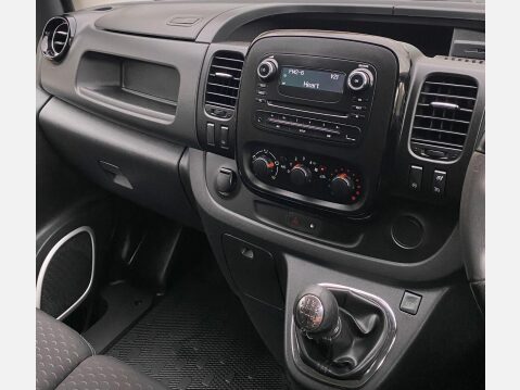 Vauxhall Vivaro 1.6 CDTi 2700 BiTurbo ecoFLEX Sportive L1 H1 Euro 5 (s/s) 5dr 37