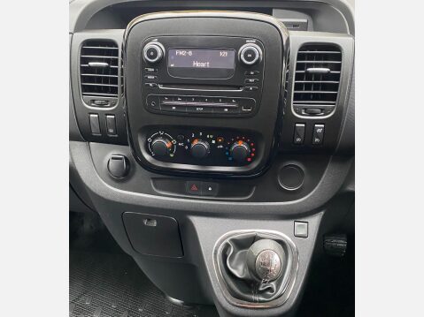 Vauxhall Vivaro 1.6 CDTi 2700 BiTurbo ecoFLEX Sportive L1 H1 Euro 5 (s/s) 5dr 38